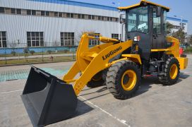 Фронтальный погрузчик 820С